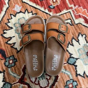 brown women’s sandals